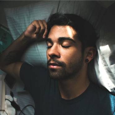 ¿Cómo durar más en la cama? Técnicas, consejos y soluciones reales